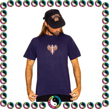 Load image into Gallery viewer, 1990&#39;s Town &amp; Country Graphic Tee (L)
