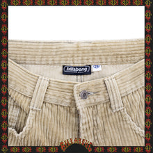 Load image into Gallery viewer, 1990&#39;s Billlabong Corduroy Casual Shorts (31&quot;)
