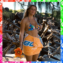 Load image into Gallery viewer, 1990&#39;s Kulu Atoll Floral Bikini Top (M)
