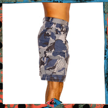 Load image into Gallery viewer, Y2K Quiksilver Camo Cargo Shorts (28&quot;)
