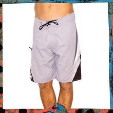 Load image into Gallery viewer, Y2K Quiksilver Tech Boardshorts (32&quot;)
