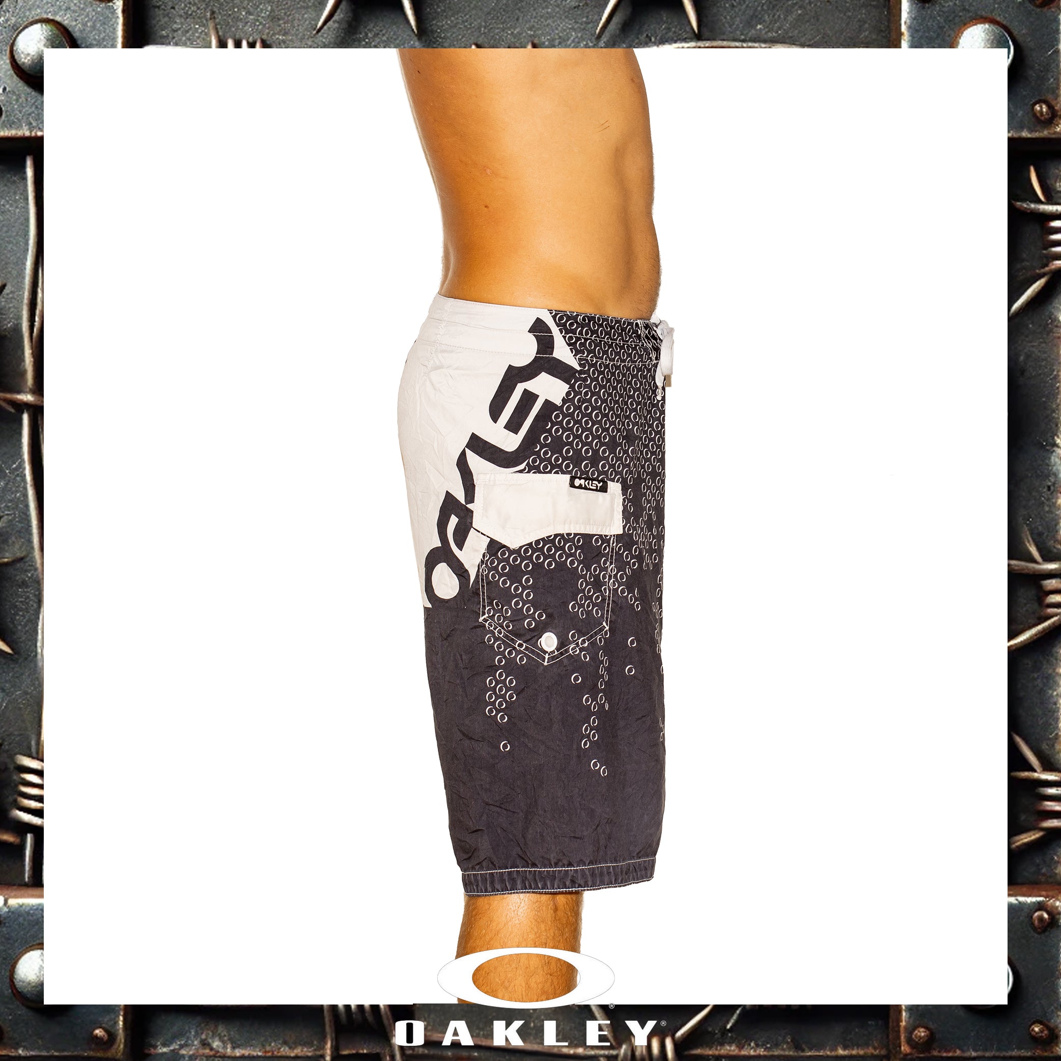 Y2K Oakley Vault Tech Boardies (34")