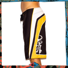 Load image into Gallery viewer, Y2K Quiksilver Tech Boardshorts (32&quot;)
