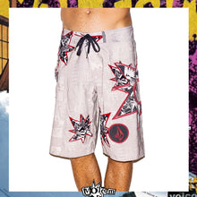 Load image into Gallery viewer, Y2K Volcom &quot;Bruce Irons - Mod Tech Signature Series&quot; Boardshorts (33&quot;)
