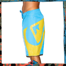 Load image into Gallery viewer, Y2K Quiksilver Tech Boardshorts (34&quot;)
