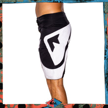 Load image into Gallery viewer, Y2K Quiksilver Tech Boardshorts (28&quot;)
