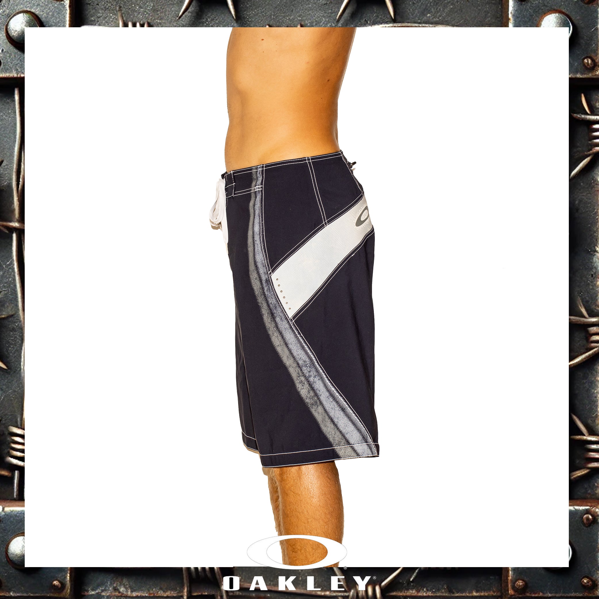 Y2K Oakley Vault Tech Boardies (32")