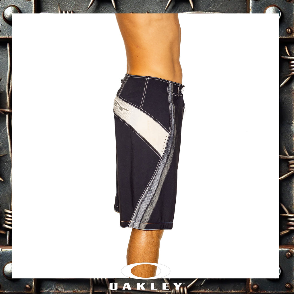Y2K Oakley Vault Tech Boardies (32")