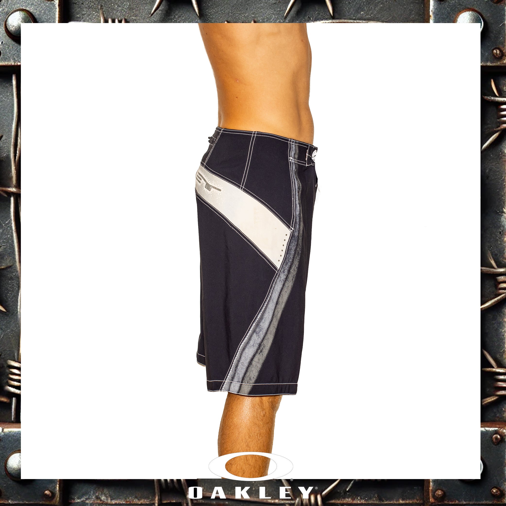 Y2K Oakley Vault Tech Boardies (32")