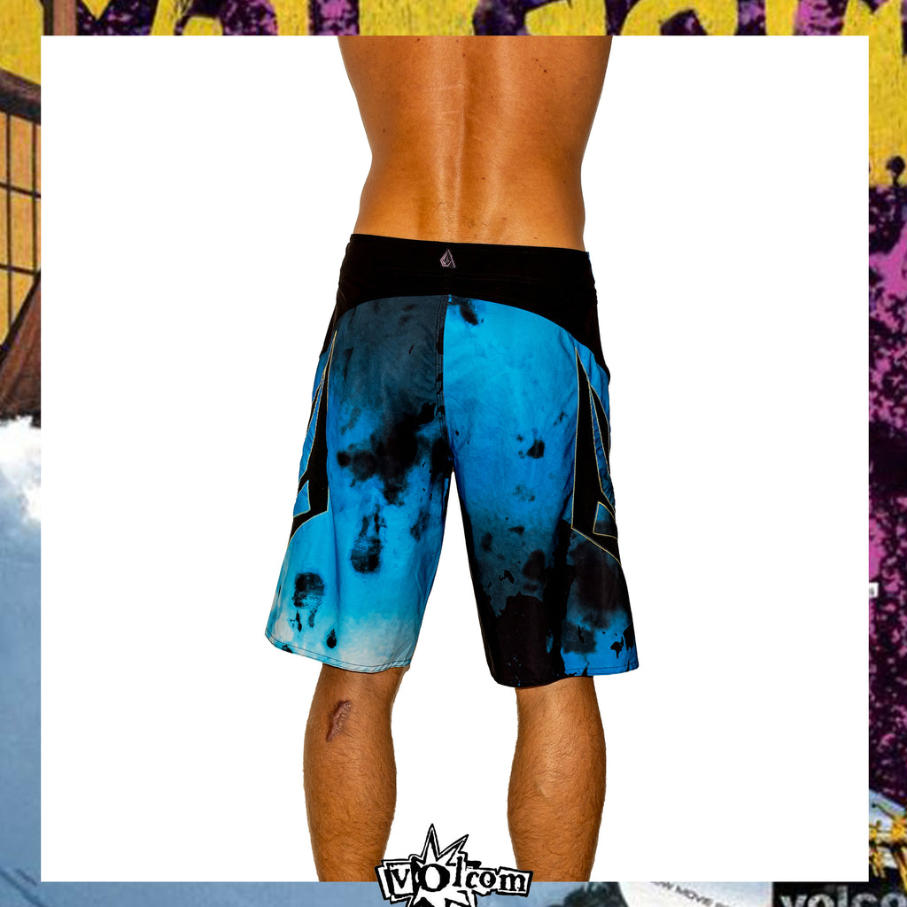 Y2K Volcom "Bruce Irons - Annihilator Signature Series" Boardies (32")
