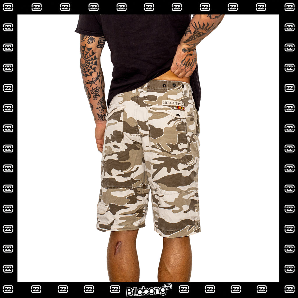 Y2K Billabong Camo Cargo Shorts (29")