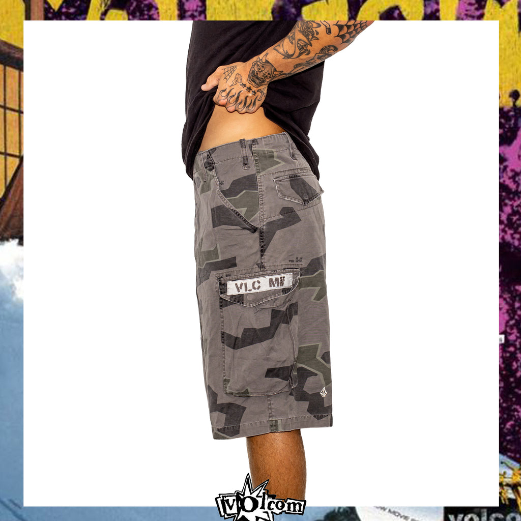 Y2K Volcom Scout Camo Cargo Shorts (34")