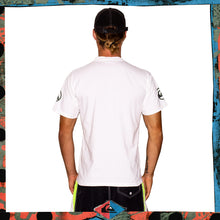 Load image into Gallery viewer, 2001 Quiksilver Graphic Tee (M)
