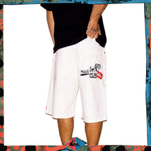 Load image into Gallery viewer, Y2K Quiksilver &quot;Baggy&quot; Corduroy Shorts (34&quot;)
