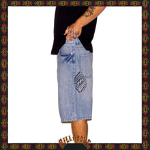 Load image into Gallery viewer, Y2K Billabong Denim Jorts (32&quot;)
