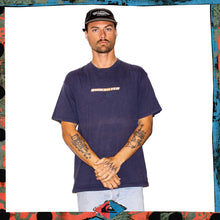 Load image into Gallery viewer, Y2K Quiksilver Graphic Tee (L)
