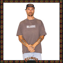 Load image into Gallery viewer, Y2K Billabong Spellout Tee (L-XL)
