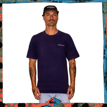 Load image into Gallery viewer, Y2K Quiksilver &quot;Hawaii - North Shore&quot; Graphic Tee (L)
