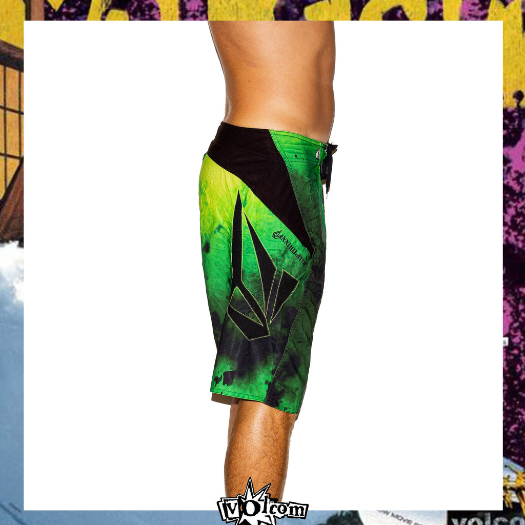 Y2K Volcom "Bruce Irons - Annihilator Signature Series" Boardies (32")