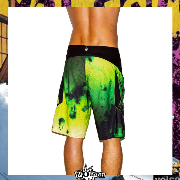 Y2K Volcom "Bruce Irons - Annihilator Signature Series" Boardies (32")