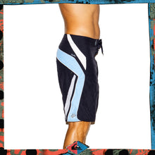Load image into Gallery viewer, Y2K Quiksilver Supreme Tech Boardies (30&quot;)
