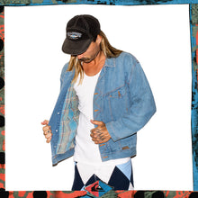 Load image into Gallery viewer, 1990&#39;s Quiksilver &quot;QSD&quot; Denim Jacket w/ Plaid Lining (M-L)

