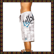 Load image into Gallery viewer, Y2K Billabong &quot;Camo&quot; Supa Tech Boardies (32&quot;)
