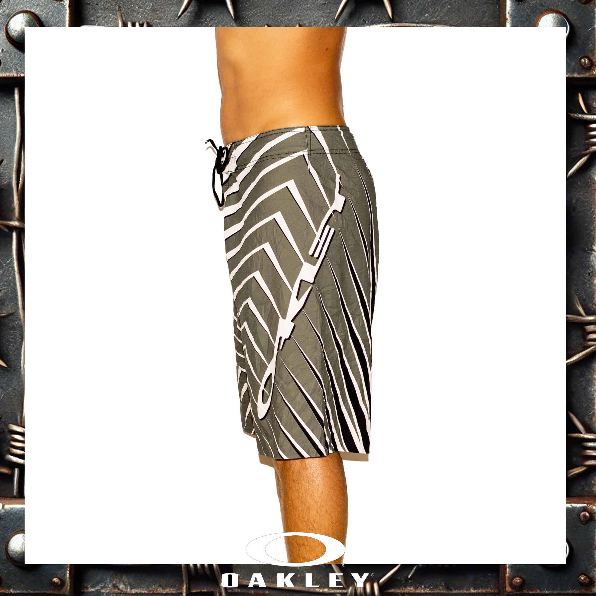 Y2K Oakley Vault Tech Boardies (36")