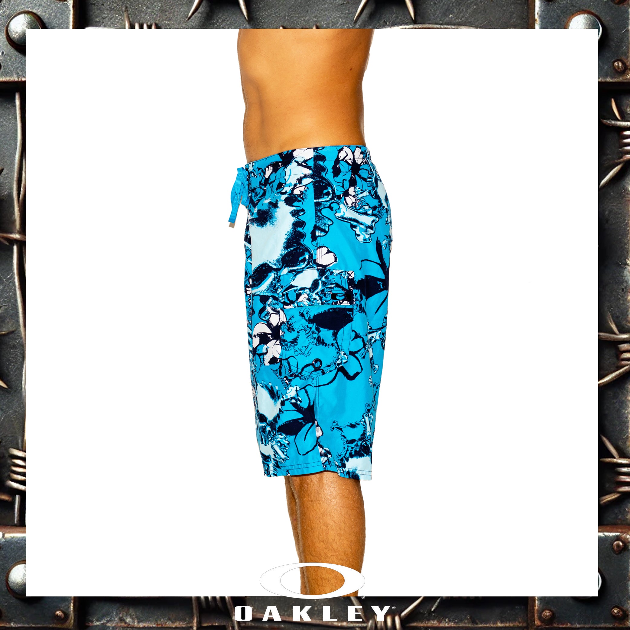 Y2K Oakley Vault Tech Boardies (32")