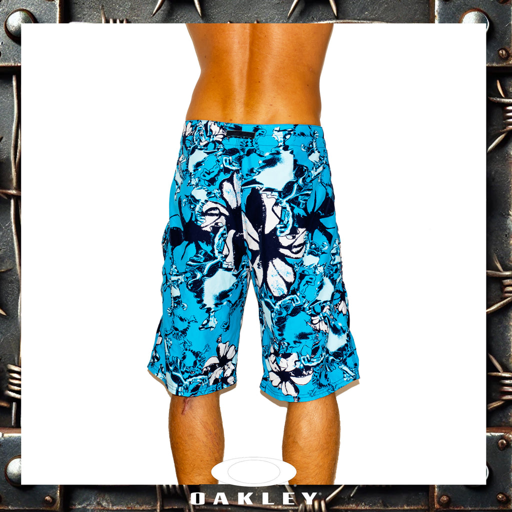 Y2K Oakley Vault Tech Boardies (32")