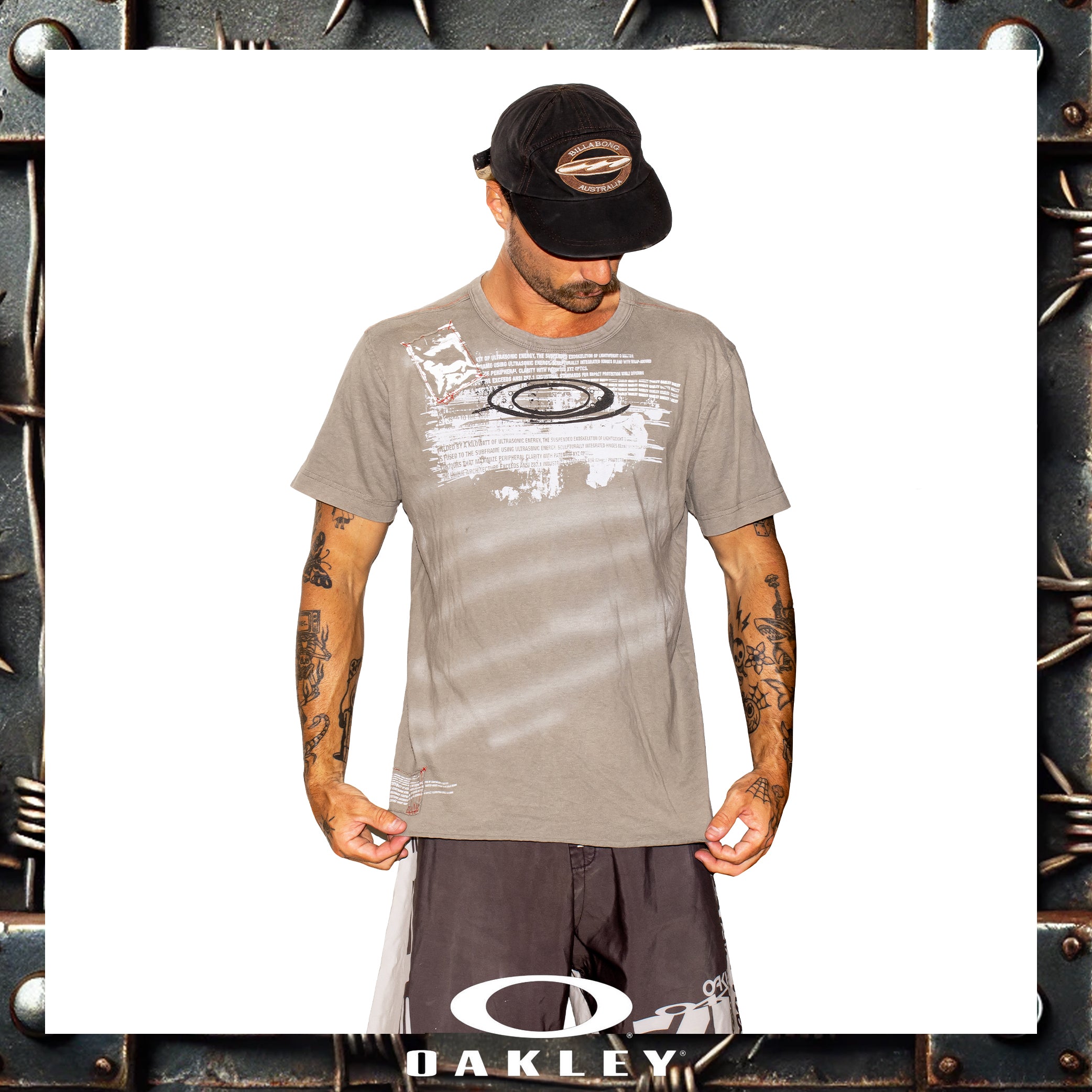 Y2K Oakley "Vault Tech" Graphic Tee (L)